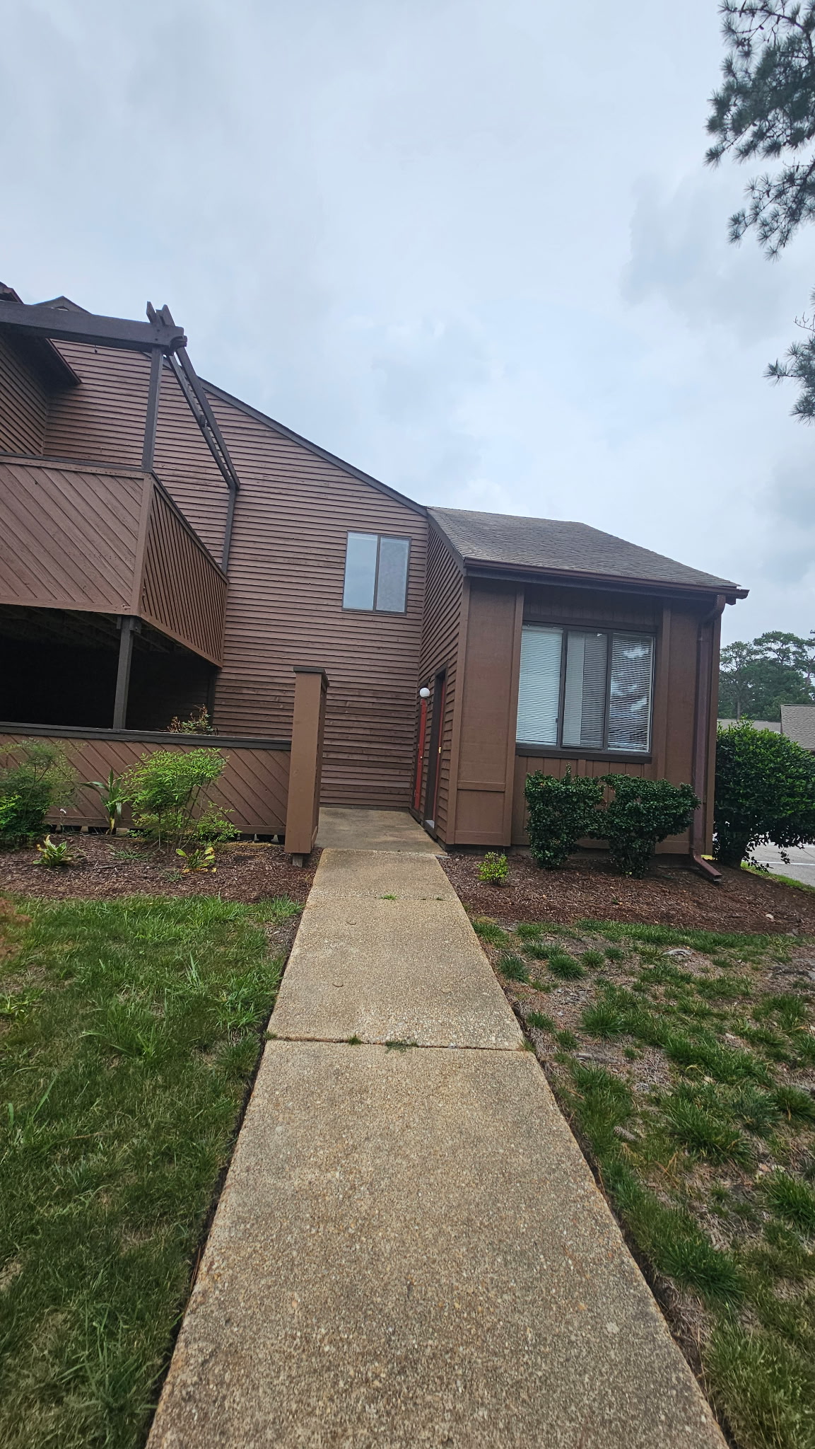 450 Abbotsleigh Court - 1